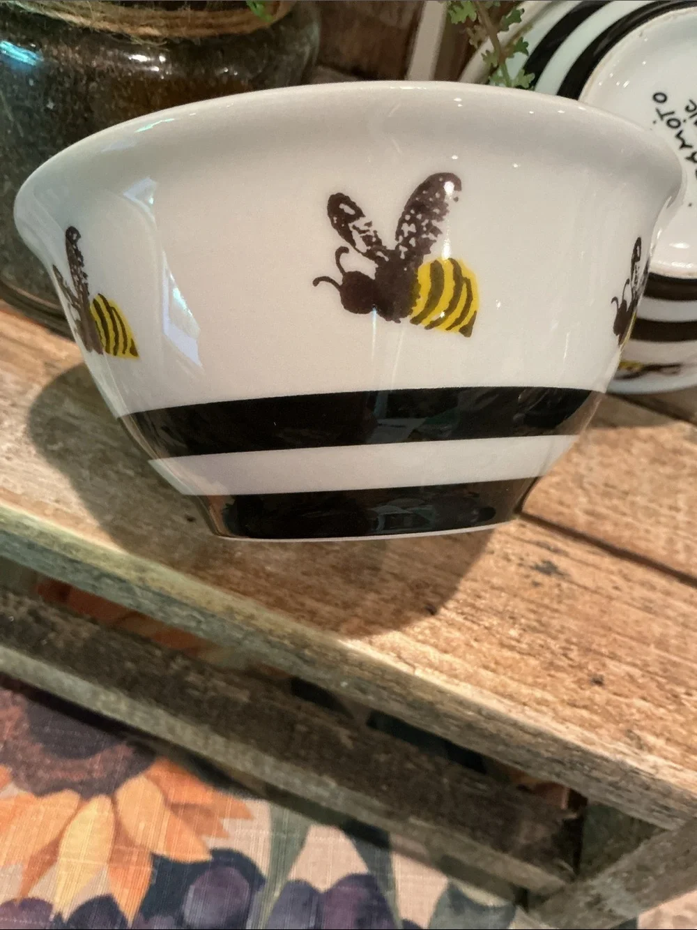 EUC - Set of 2 Bee Inspired Small Bowls
